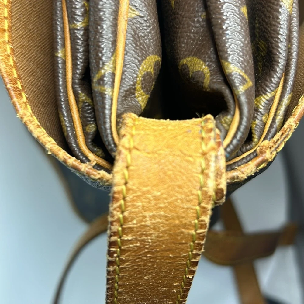 Louis Vuitton LOUIS VUITTON Monogram Saumur